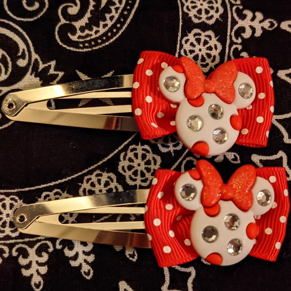 ❤️Minnie mouse hair clips❤️